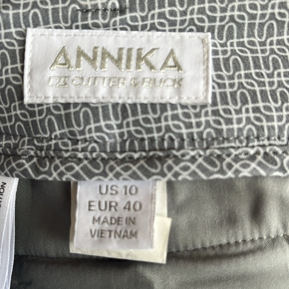 Annika Morgain Pull On Knee length Women’s Capris Gray Pattern Sz 10 Rushed Knee - Picture 8 of 10